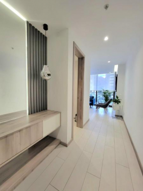 Departamento moderno con balcón en Quito